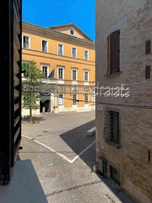 Appartamento Centro Storico Nuovo E Ristrutturato ペザロ エクステリア 写真